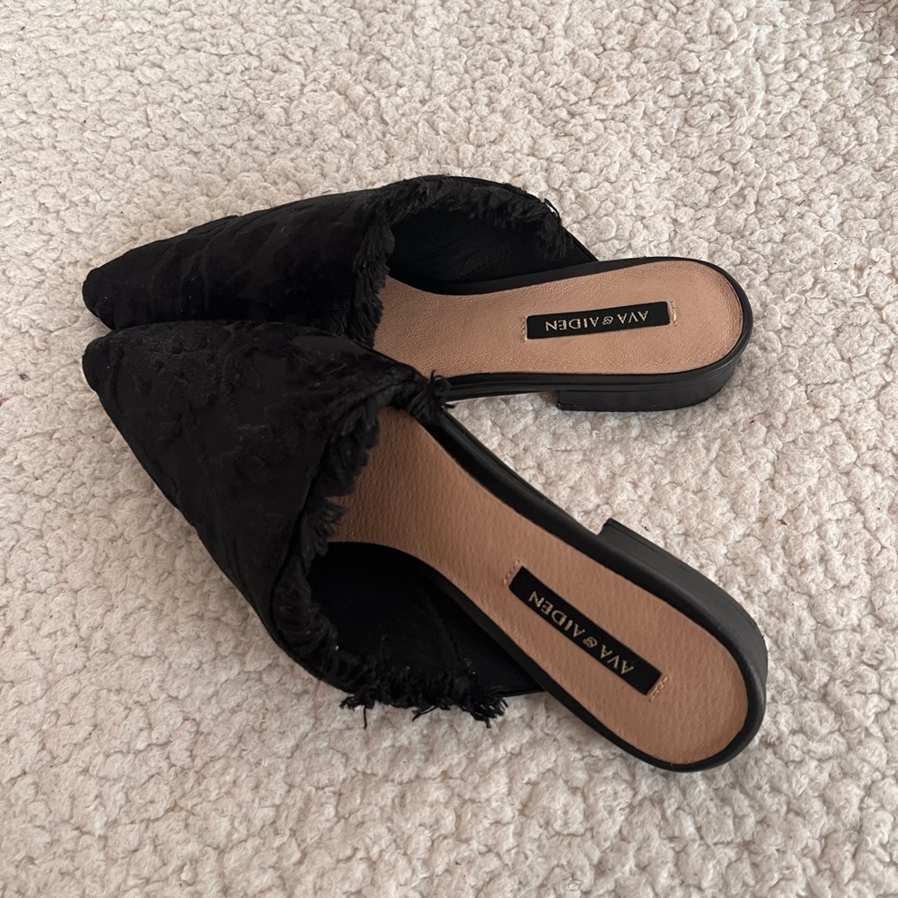 Ava & Aiden Black Frayed Edge Mules
